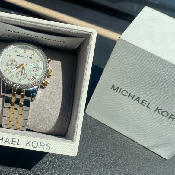 Michael Kors Women’s Watch Ritz Two Tone MK5057 - Picture 12 of 16